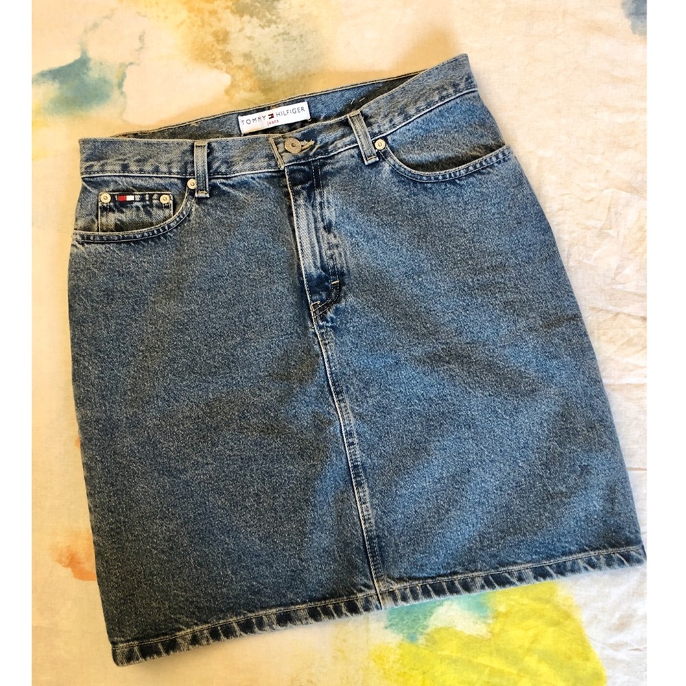Vintage 1990’s•Tommy Hilfiger•Denim Skirt